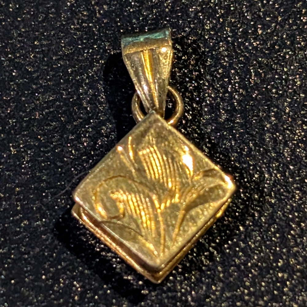 Elegant Vintage Bond Boyd Sterling Gold Tone Pendant